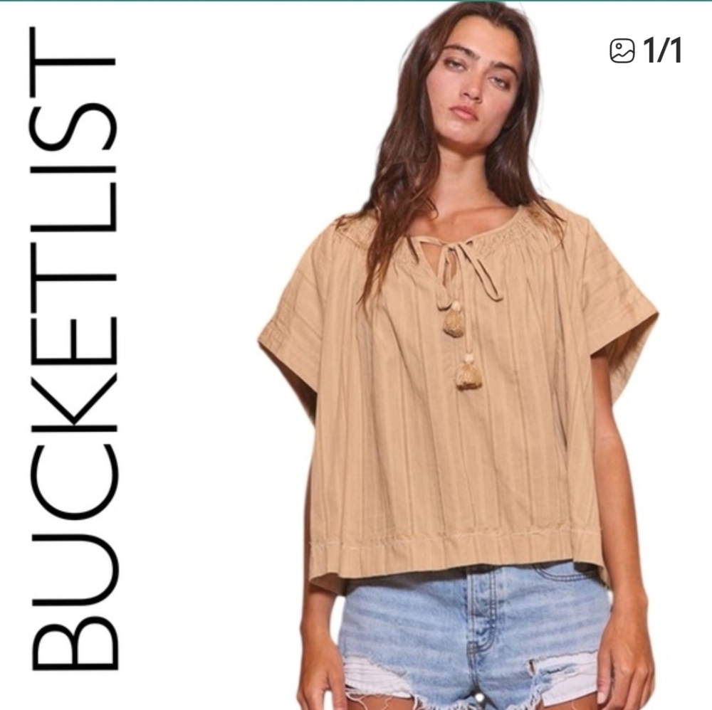 NWOT $18 Bucketlist Flare Oversize Top With String Tassels